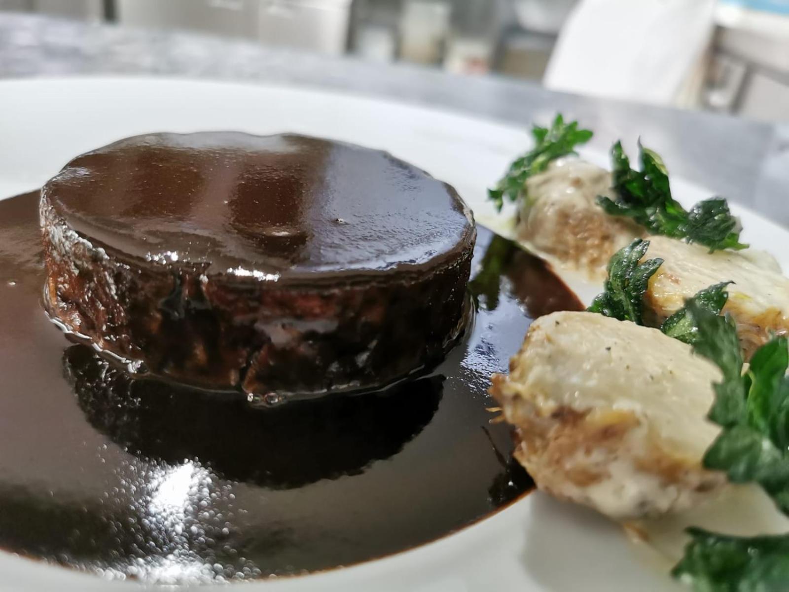 Logis Hotel - Restaurant Maison Claude Darroze Langon  Luaran gambar