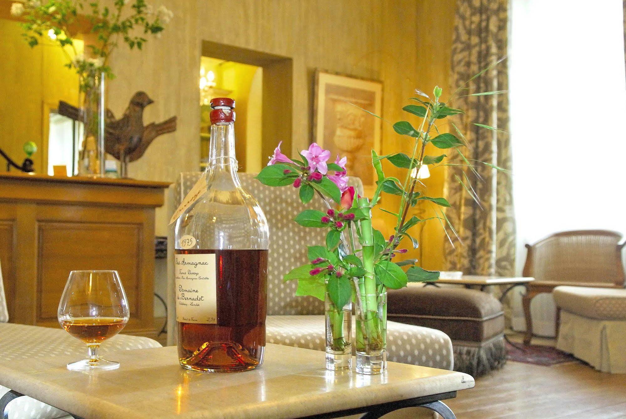 Logis Hotel - Restaurant Maison Claude Darroze Langon  Luaran gambar