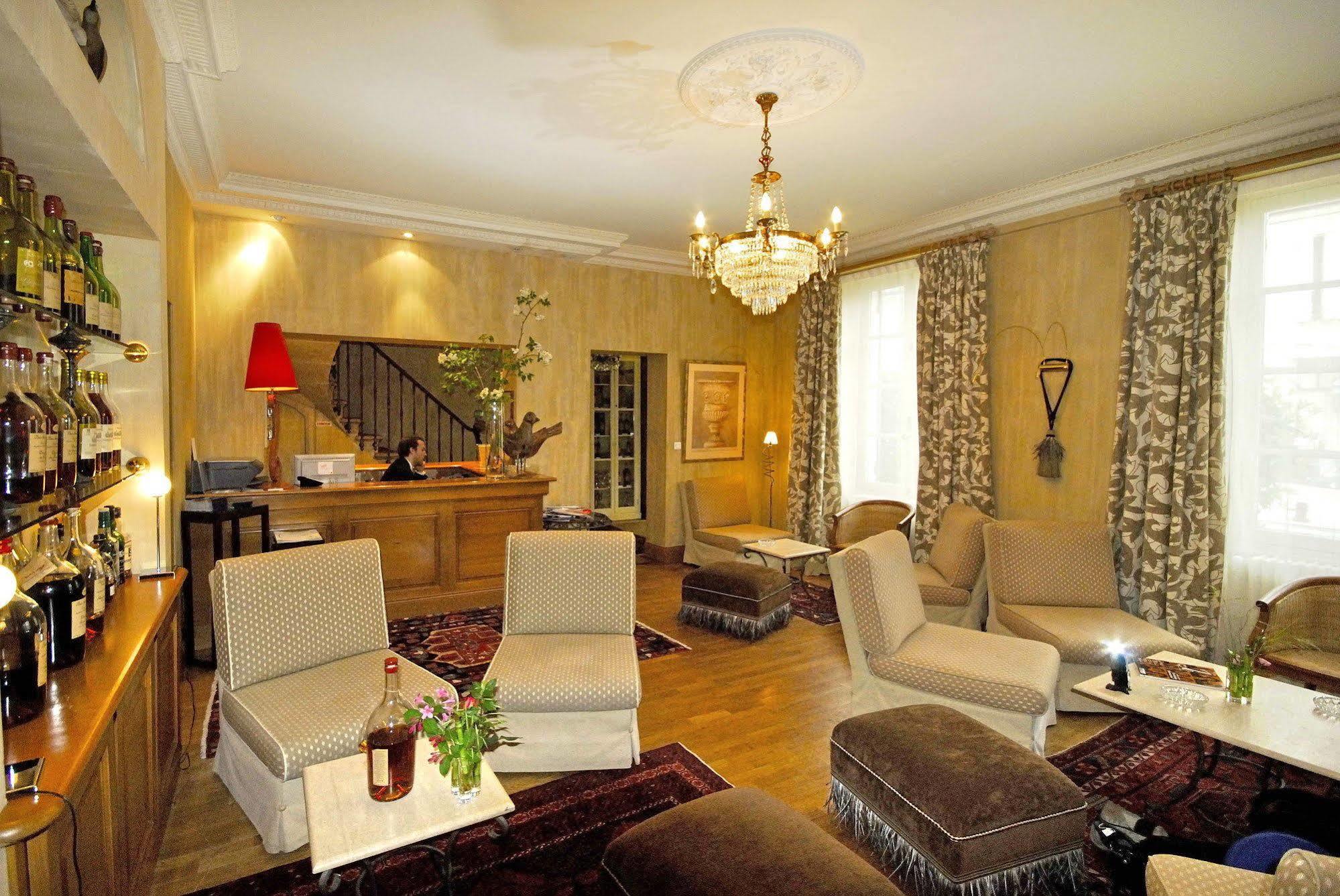 Logis Hotel - Restaurant Maison Claude Darroze Langon  Luaran gambar